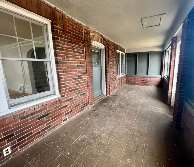 Photo - 3058 Belvedere Blvd House