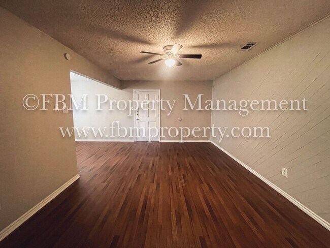 Building Photo - Gilmer 613 / JJ - eg