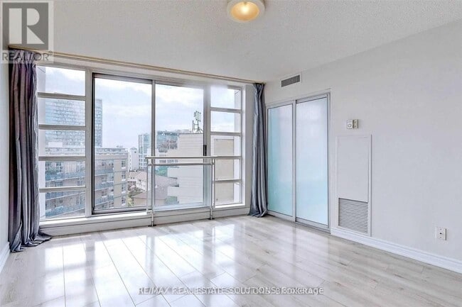 Building Photo - 650 Queens Quay W