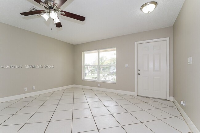 Building Photo - 6129 Moonbeam Dr