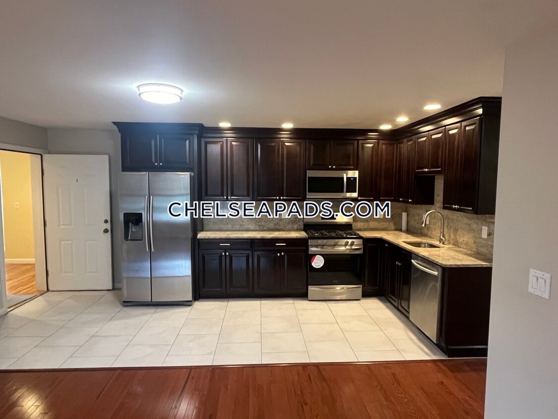 117 Library St Unit 3, Chelsea, MA 02150 Room for Rent in Chelsea, MA