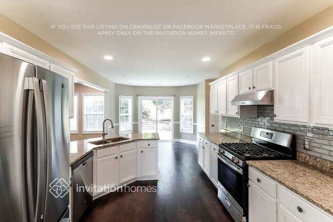 Foto del edificio - 523 Cliffglen Way NW