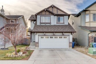 Building Photo - 746 Auburn Bay Heights SE