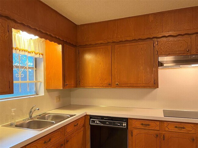 Foto del edificio - 401 Oakhill Dr