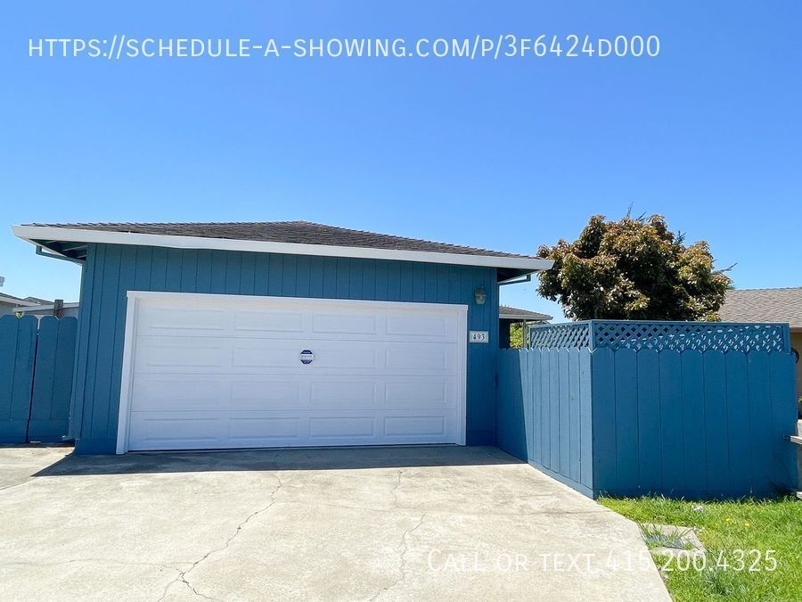 Primary Photo - Beautiful 3 Bedroom 2 Bath Home In Marina!