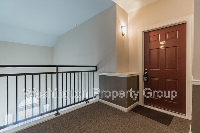 Building Photo - 4131 Fountainside Ln