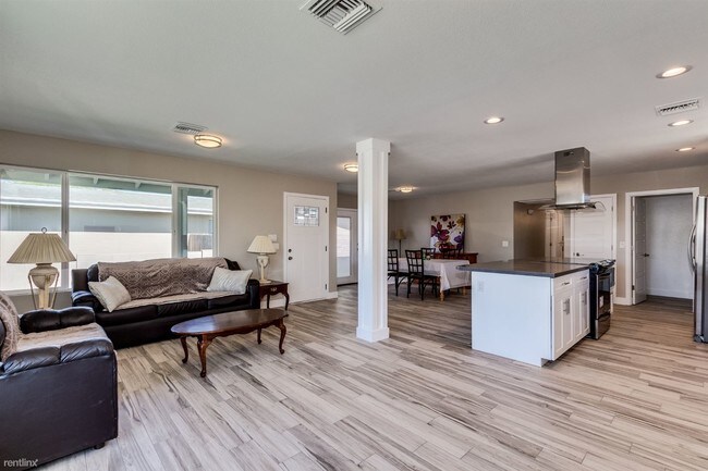 Foto del edificio - 3 br, 2 bath House - 3411 S Terrace Rd