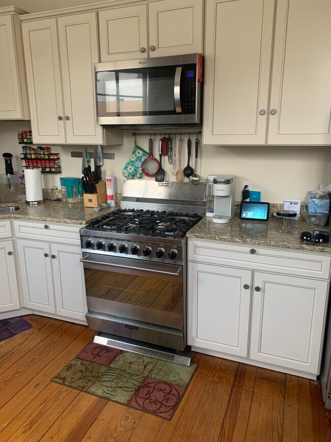 Foto del edificio - 245 Lincoln St