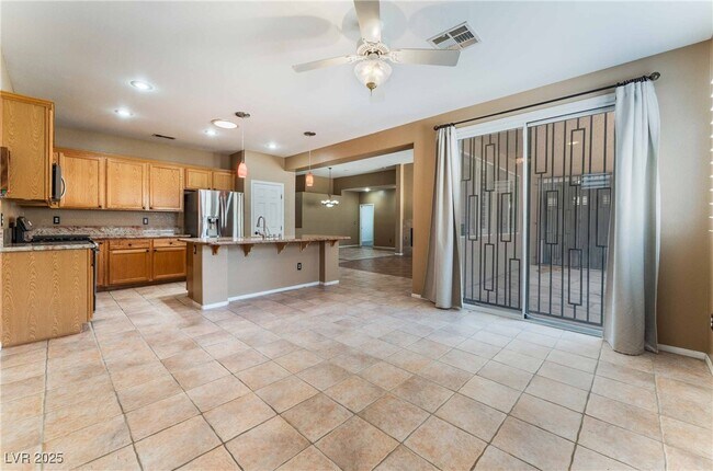Foto del edificio - 9712 W Gilmore Ave