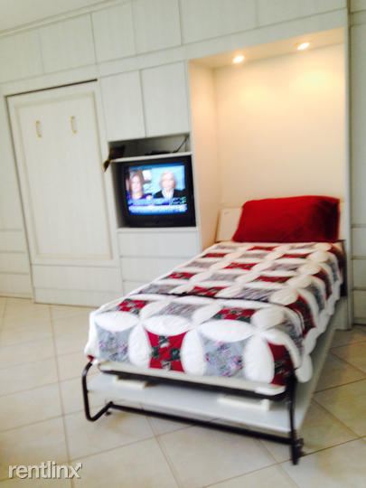 Building Photo - 19397 Sabal Lake Dr