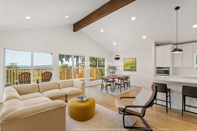 Foto del edificio - Mid-Century Modern Three Bedroom in Happy Valley!