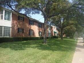 Building Photo - 6007 Sandhurst Ln