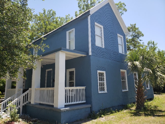 Building Photo - 1038 Oakley St