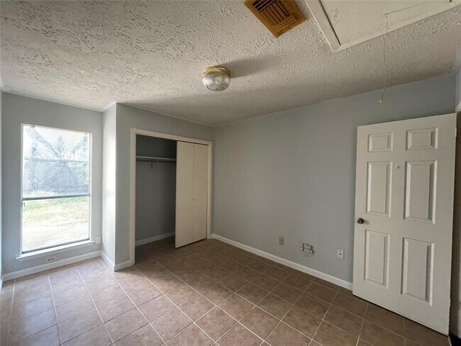 Foto del edificio - 13911 Cravenridge Dr