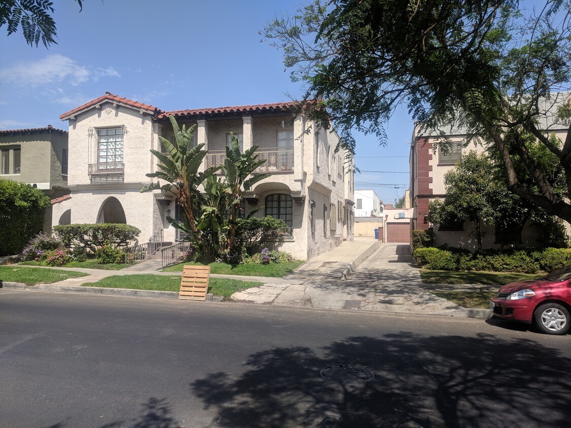 450 N Genesee Ave, Los Angeles, CA 90036 Apartments 450 N Genesee Ave