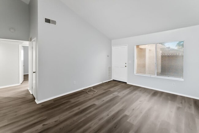 Building Photo - Charming 3 bedroom, 2 bathroom home in Hun...
