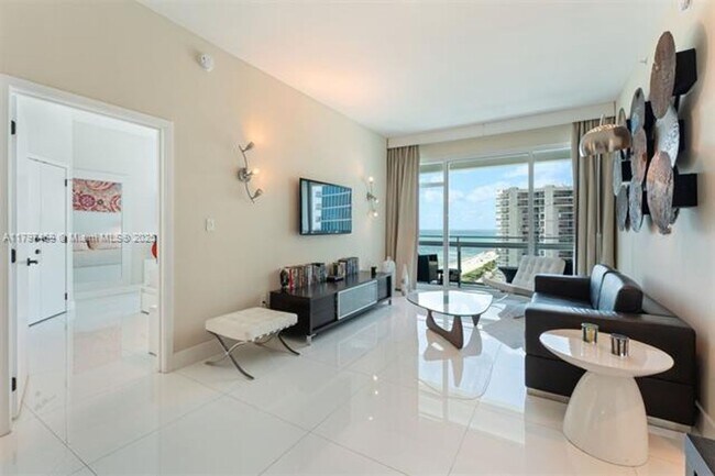 Foto del edificio - 6801 Collins Ave