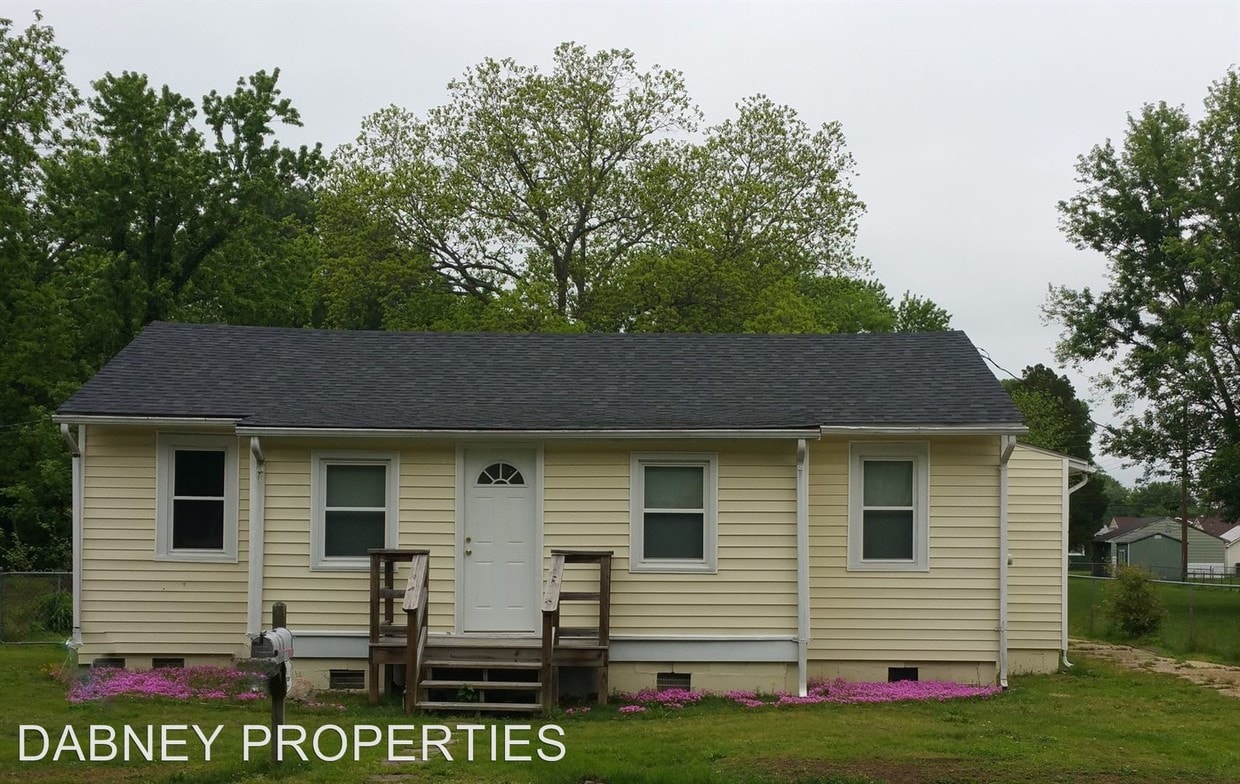 Primary Photo - 3 br, 1.5 bath House - 8 East Berry Street