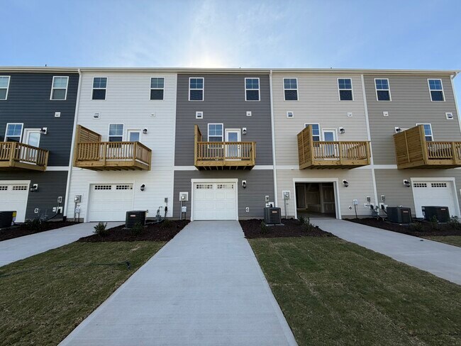 Building Photo - 304