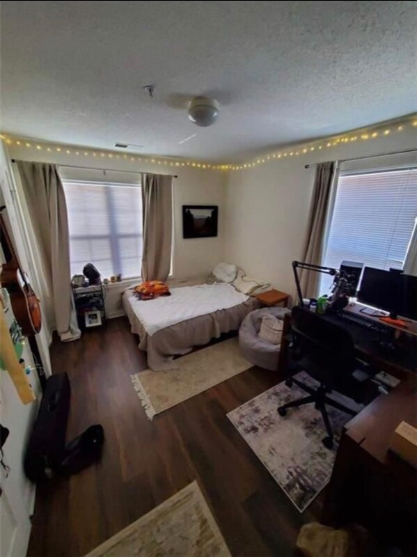 Foto del edificio - 186 University Village Dr