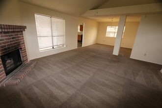 Building Photo - 10031 Red Wolf Ln