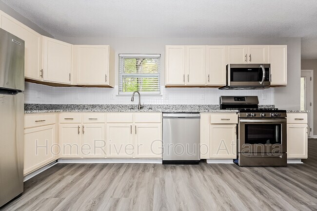 Building Photo - 125 Edison Dr