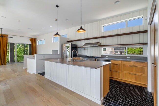 Building Photo - 5334 Sendero Hills Pkwy