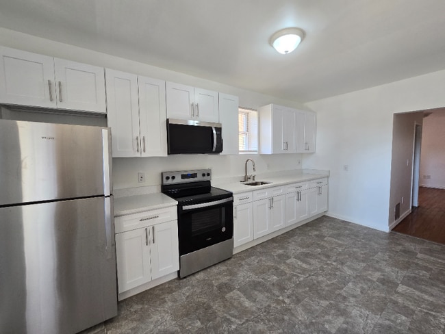 Building Photo - 101-103-103 Shultas Pl