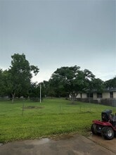 Building Photo - 717 E Sycamore St