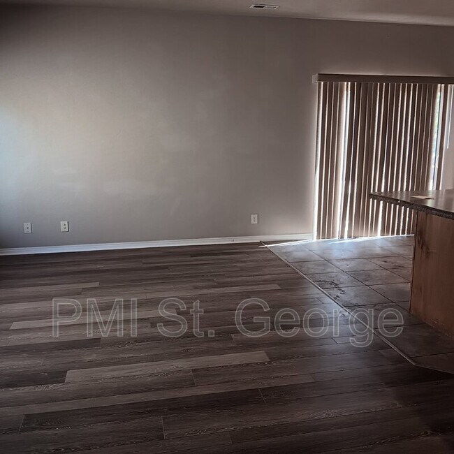 Building Photo - 508 N 2480 W