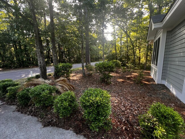 Foto del edificio - 1237 Clipper Rd