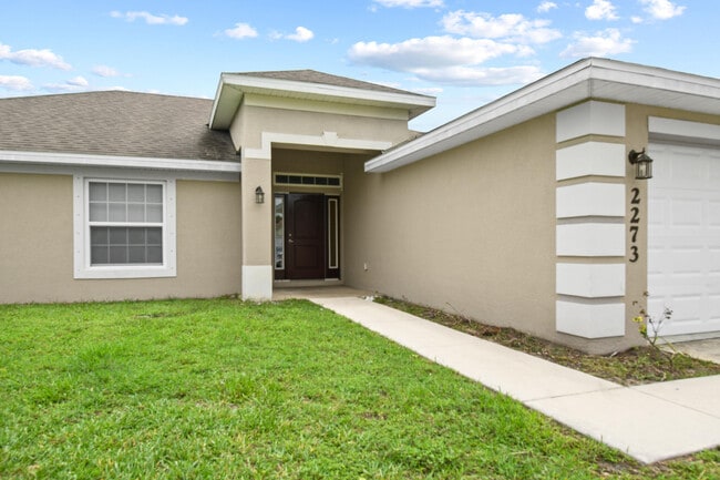 Building Photo - 2273 SW Monterrey Ln