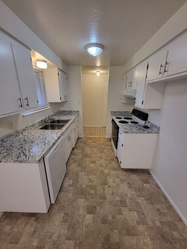 Foto del edificio - 4993 August Dr