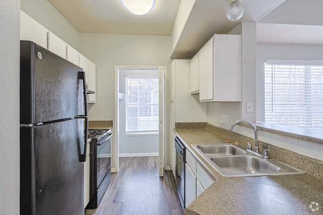 2BR, 2BA -1,167SF - Ktichen - Villas at Willow Springs
