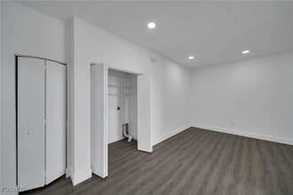 Building Photo - 275 SW 4th St