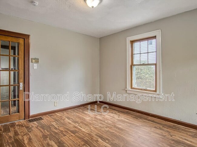 Building Photo - 5611 Hallows Ave