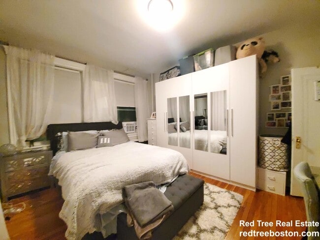 Building Photo - 72 Strathmore Rd