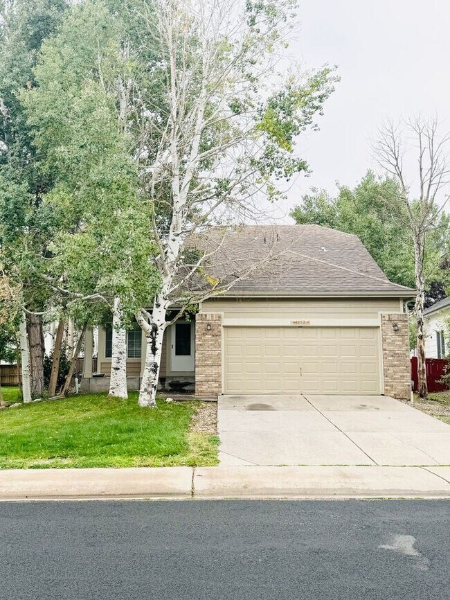 Foto del edificio - Charming 3 Bed/2 Bath Home with Attached 2 Car Garage in Mariana Butte