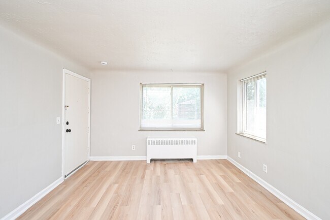 Building Photo - 7139 Eastlawn Dr