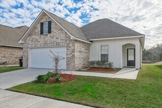 Building Photo - 7126 Kenilworth Crossing Ave