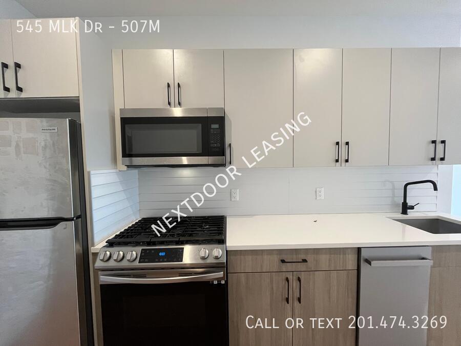 Photo - 545 MLK Dr-507M