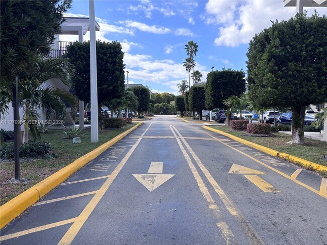 Foto del edificio - 14150 SW 84th St