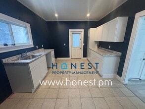 Building Photo - 101 Sabattus St