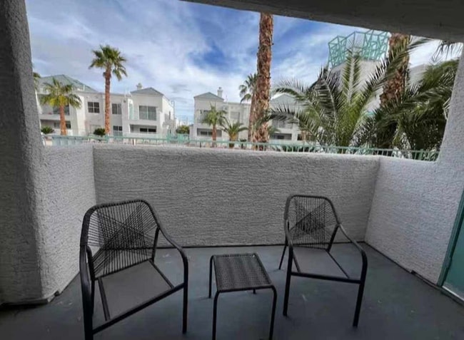 Foto del edificio - 7300 W Pirates Cove Rd