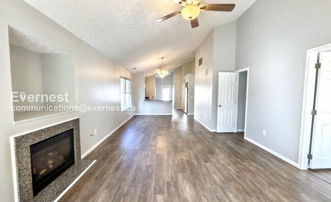 Building Photo - 5321 Miramar Dr
