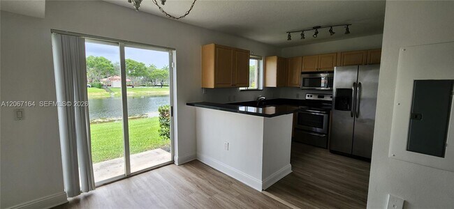Foto del edificio - 3478 Briar Bay Blvd