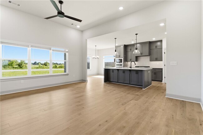 Foto del edificio - 970 Trestle Ln