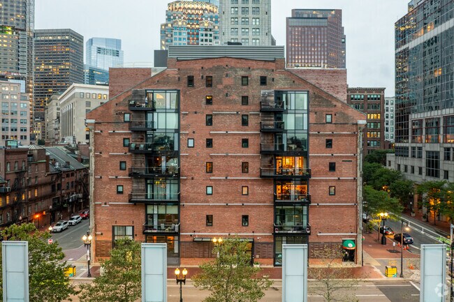 Alt Exterior - Greenway Place