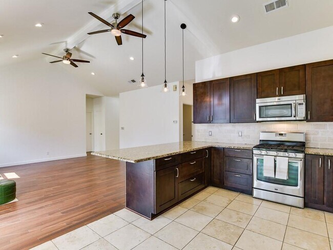 Building Photo - 509 Purple Sage Dr