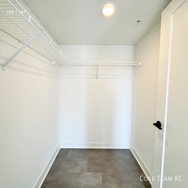 Foto del edificio - 1215 Wyandotte St
